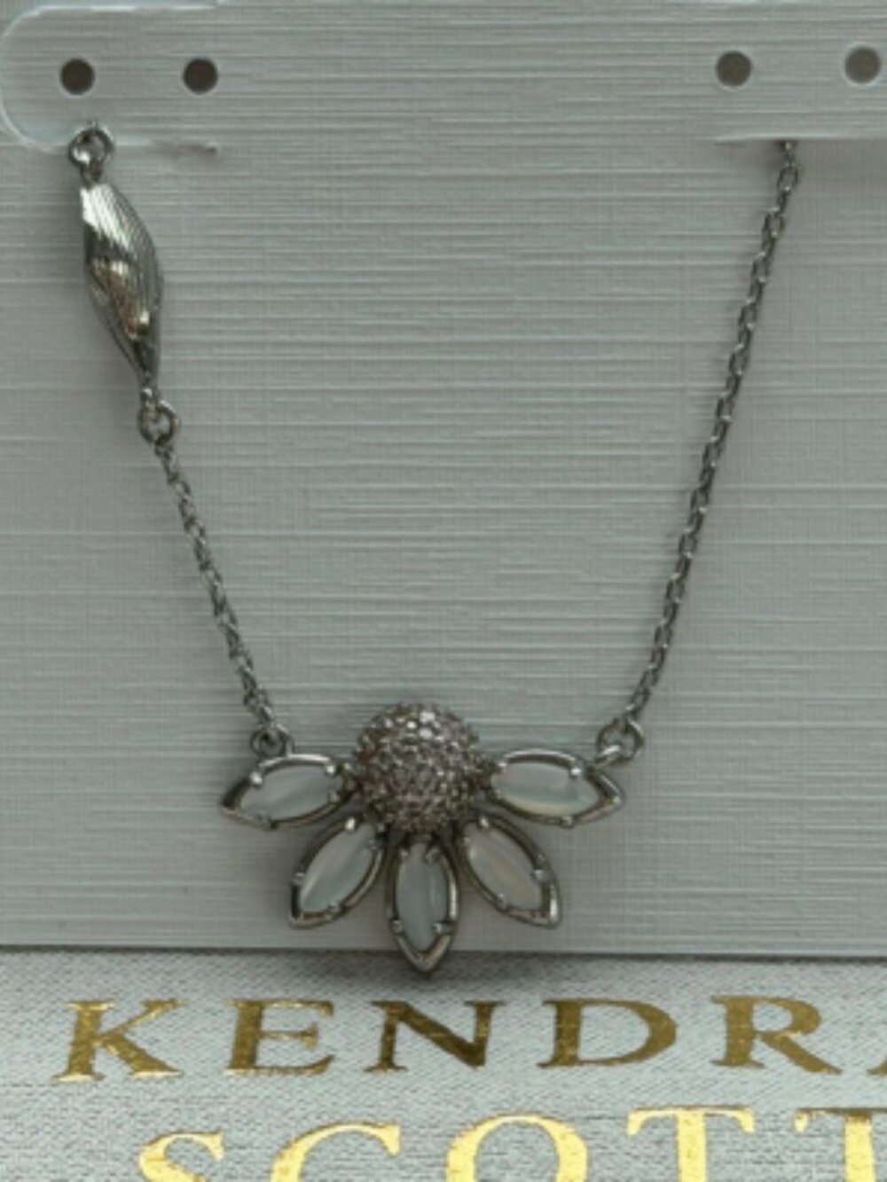 Kendra Scott necklace